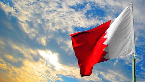 رؤية ملك وحكمة قائد... كيف هزمت البحرين الأزمات؟